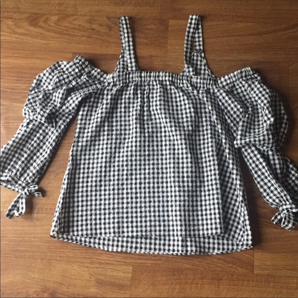 Gingham cold shoulder top - Picture 6 of 7